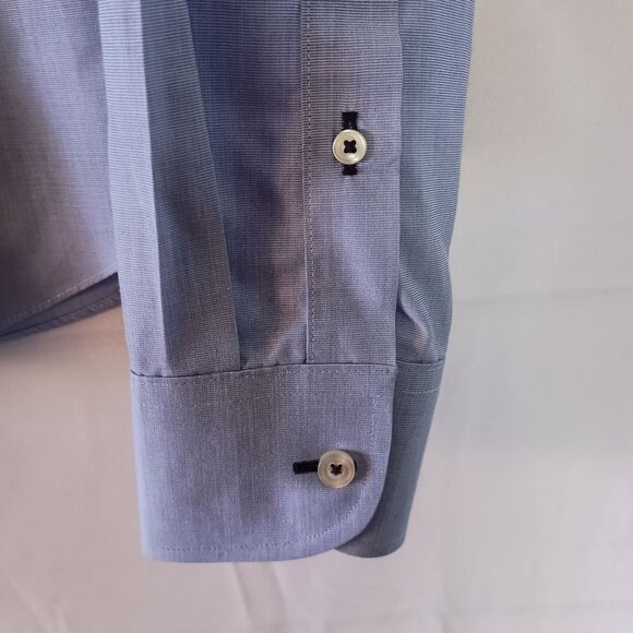 UNTUCKit Light Blue Men's Shirt - Picture 3 of 6